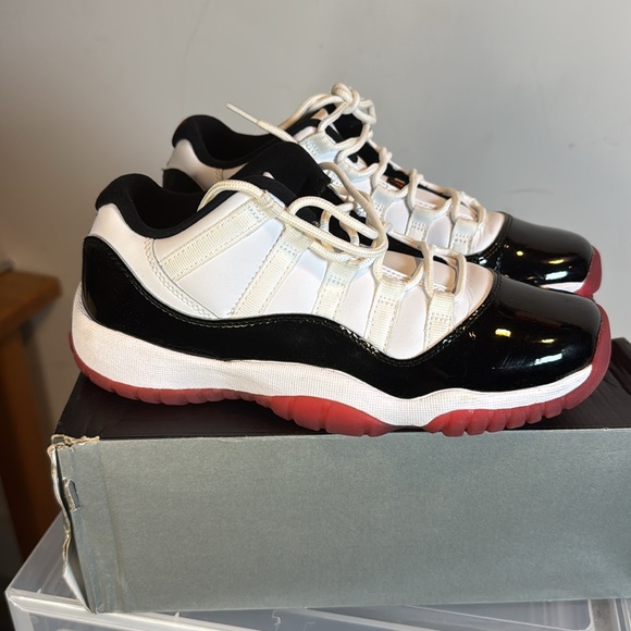 Size 6.5Y - Jordan 11 Retro Low Concord-Bred - Picture 3 of 7